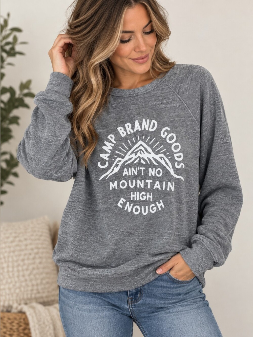 Camp Brand Goods Women's Gray Graphic Pullover Sweatshirt
